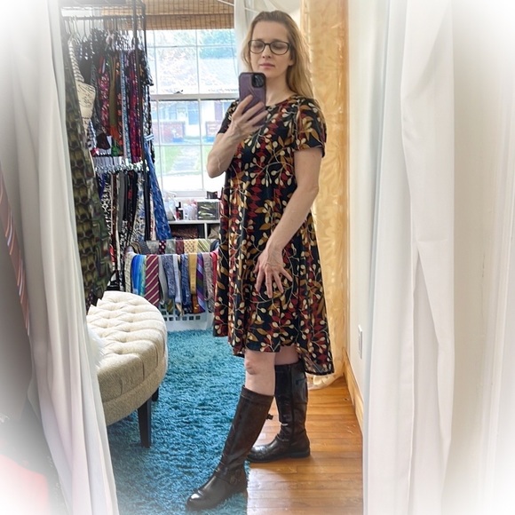 💕Beautiful Lularoe Carly High Low Swing Dress💕 - Picture 4 of 12